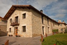 mejores-campings-casas-rurales-perros-ciudad-arcaya