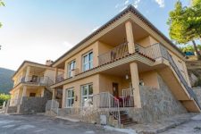 mejores-campings-casas-rurales-perros-ciudad-las-casas-de-haches